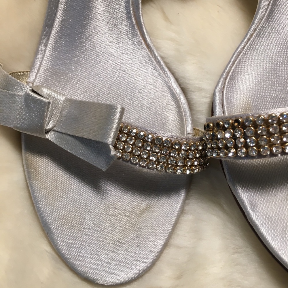 Nina Silver Satin and Rhinestone Heels. Size 9.